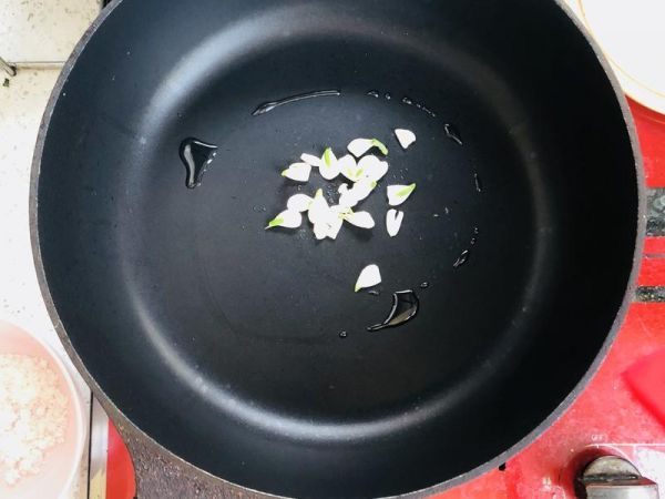 純奶手撕吐司的做法 步驟1