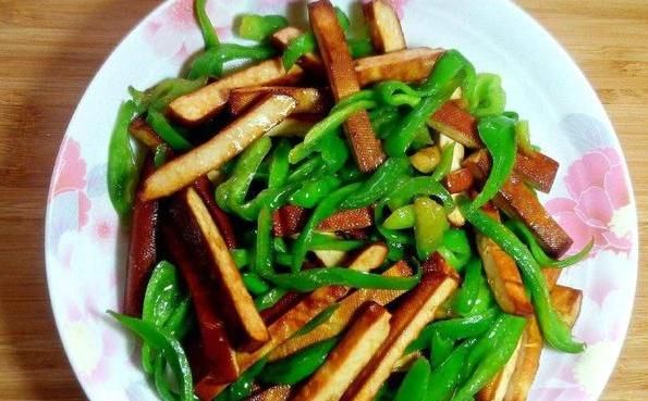 強(qiáng)健骨骼！建議中老年人，嘗試這兩道家常菜，營(yíng)養(yǎng)豐富身體好-有駕