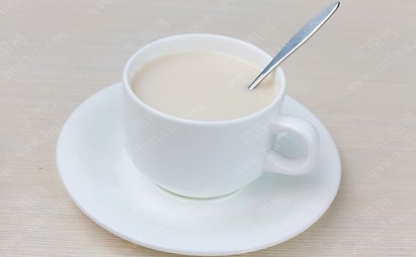 豆?jié){和牛奶哪個營養(yǎng)價值高？牛奶豆?jié){和豆奶有何不同？(1)