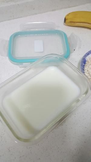 蛋烤香蕉牛奶燕麥片(超強(qiáng)飽腹健康低脂)的做法 步驟2