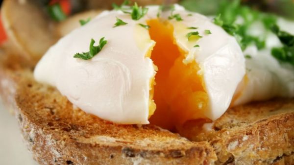 huevos escalfados
