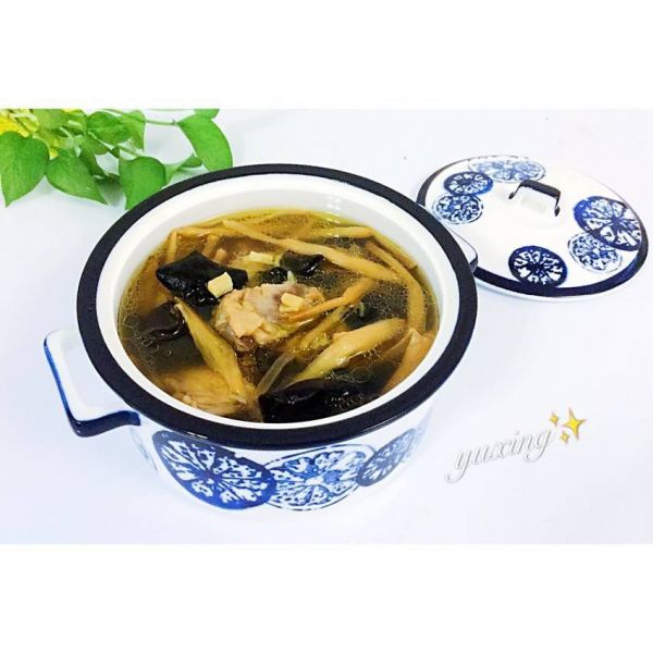 黄花菜炖排骨