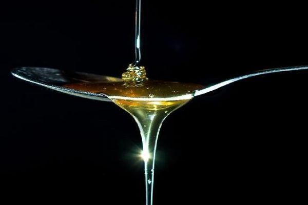 檸檬水加蜂蜜的功效，蜂蜜和檸檬一起喝有什么作用？真相在這里