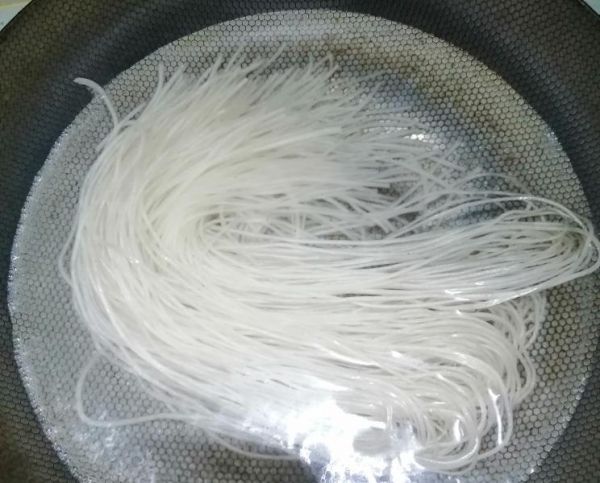 純奶手撕吐司的做法 步驟1