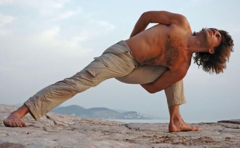 原地踏步 原地踏步的好处 改善血液循环