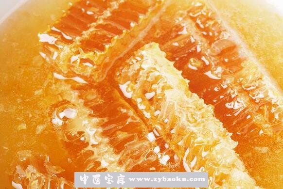  土蜂蜜的作用与功效 土蜂蜜什么时候喝最好