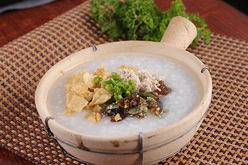 小米粥養(yǎng)胃大米粥養(yǎng)五臟，煮粥牢記5訣竅