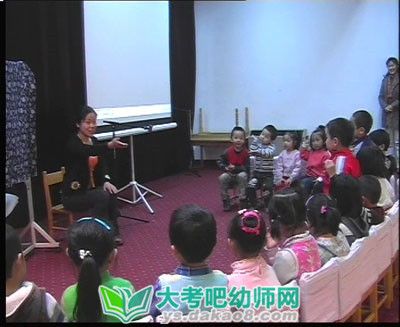 大班下冊(cè)體育活動(dòng)教案詳案反思《快樂(lè)的跳舞毯》配圖三