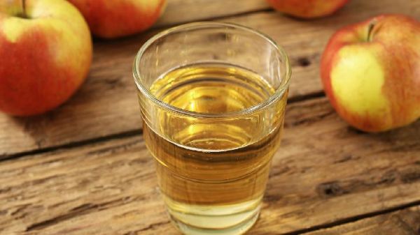 蘋果醋如何護(hù)膚美容？蘋果醋是一種什么樣的飲料？