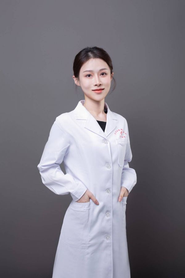 李佳容 成都市第一人民醫(yī)院臨床營養(yǎng)科營養(yǎng)師