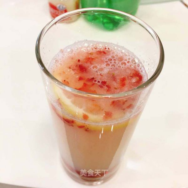 草莓養(yǎng)樂多的做法