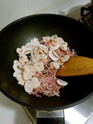 奶油蘑菇汤（低热量版）的做法步骤 第3步