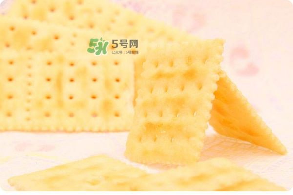 孕婦能吃蘇打餅干嗎？孕婦吃蘇打餅干好嗎？