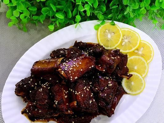 美味家常糖醋假排骨（用簡(jiǎn)單的做作健康又美味的糖醋假排骨）