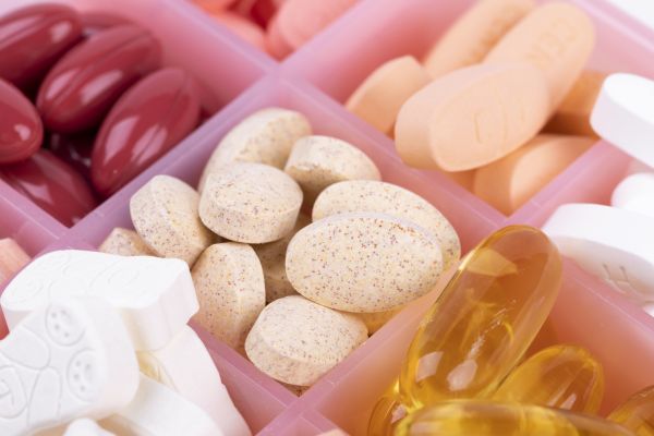 《直播間的秘密：減肥保健品的真相大揭秘》圖1