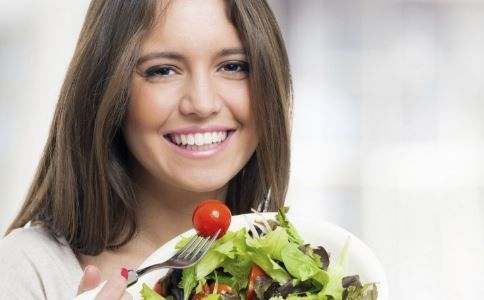 什么食物能清肺補(bǔ)氣，豐胸要吃什么，有什么辦法豐胸嗎