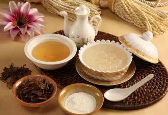 '女性助眠良方：燕窩搭配哪些食材煲湯更佳'