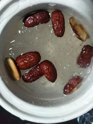 紅棗冰糖燉燕窩的做法 步驟4