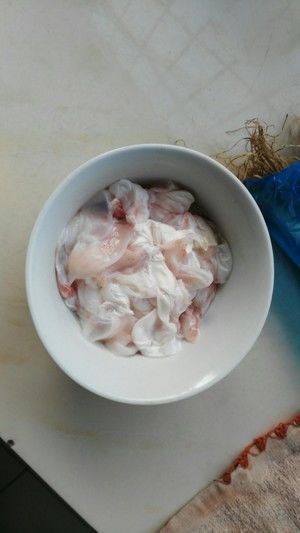 魚泡燉豆腐的做法步驟 第1步