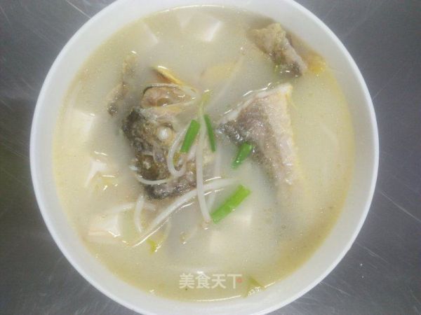 黃花魚(yú)豆腐湯的做法