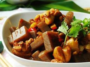 魔芋燒雞的做法