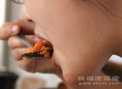 很多人認(rèn)為過(guò)午不食養(yǎng)生，但其實(shí)這個(gè)概念的提出，跟養(yǎng)生可沒(méi)有什么關(guān)系