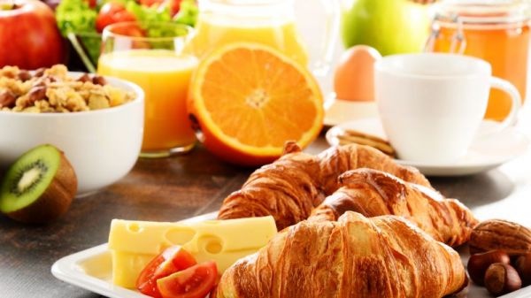 為什么很多人推崇“過午不食”？長期過午不食，對健康是否有益？
