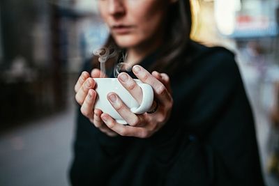咖啡师选择指南哪个咖啡师更胜一筹揭秘专业技能与服务质量的终极对比