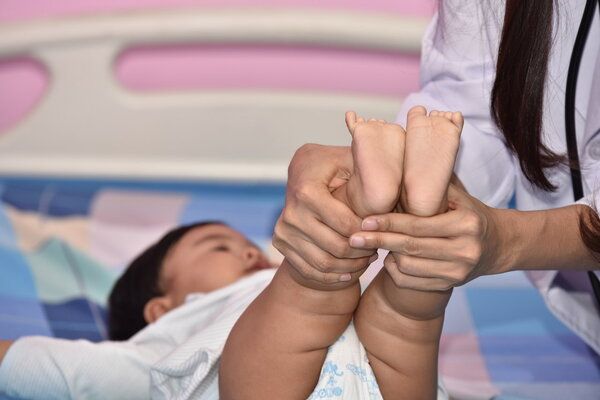 兒童夾腿綜合癥的原因有哪些