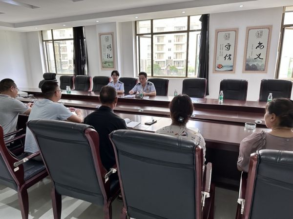 靠前服務(wù)，助力出口企業(yè)行穩(wěn)致遠(yuǎn)。陳智騰攝