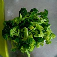 烤雞肉色拉配番茄西藍(lán)花（超級(jí)好操作）的做法圖解2