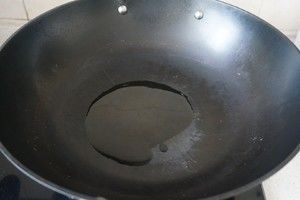 青椒松花蛋的做法步骤 第2步