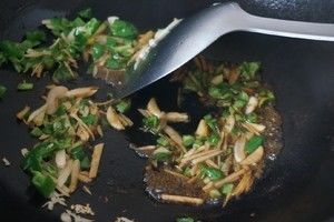 青椒松花蛋的做法步骤 第4步