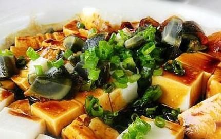 教你豆腐新的做法，比放了肉还香，总吃不腻，比麻婆豆腐好吃!