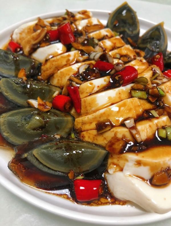 【皮蛋豆腐】最好吃的涼拌菜之一！