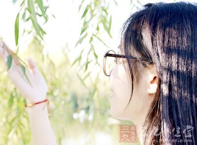 有些女人四肢纖細或運動后易酸痛
