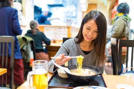 史三八醫(yī)院公布東方女性面部整形黃金標準