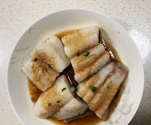 美味健康的雜蔬龍利魚做法（以新鮮雜蔬搭配紅燒龍利魚，營養(yǎng)豐富又美味）
