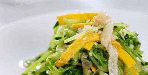 以QQ豌豆苗為主材料的健康美食（一份營(yíng)養(yǎng)豐富的菜肴）