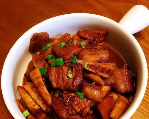 美味健康的五花肉燉鮮竹筍做法（掌握一道營養(yǎng)豐富的家常菜）