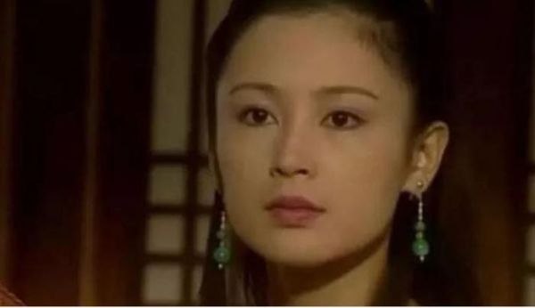 5位最美鵝蛋臉女星排名，宋慧喬第4，劉亦菲第2，第一盛世容顏