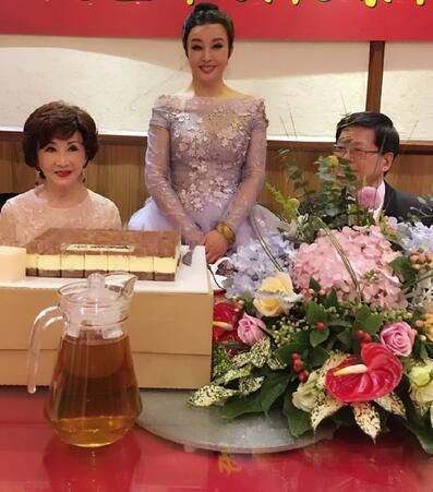 劉曉慶61歲生日 稱以后生日不外報(bào)網(wǎng)友回復(fù)我們自己會(huì)算
