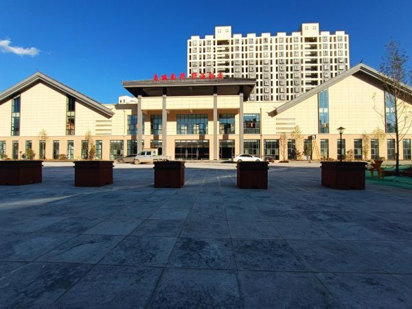 新建的電商中心。南華縣融媒體中心供圖