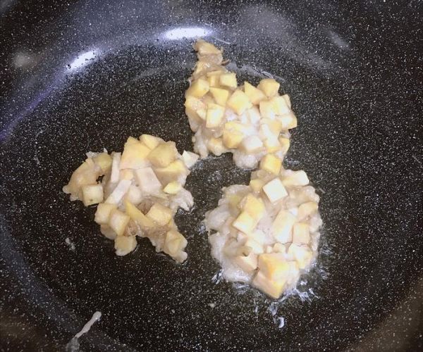 紅薯餅的懶人做法，不到十分鐘做完，香香脆脆的