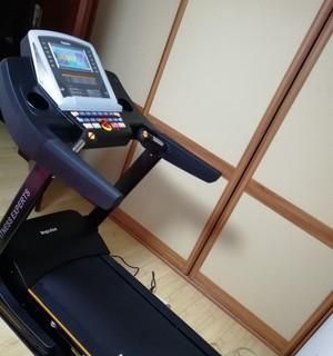 如何應對跑步機下來頭暈——頭暈原因及應對措施（從調(diào)整姿勢到逐漸增加運動強度）