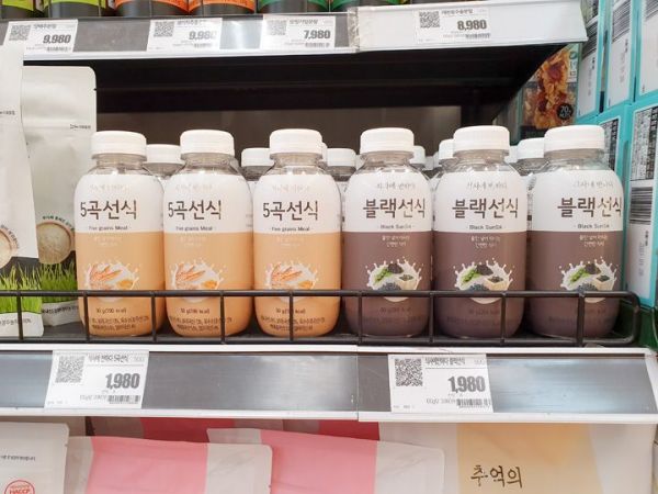 便捷式瓶裝，將牛奶或水倒進去混合搖晃至溶解即可飲用