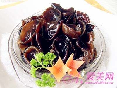  血糖升高4因素 8種食物助你輕松降血糖 