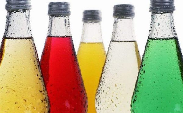 常喝飲料有何危害？碳酸飲料有何成分？(1)