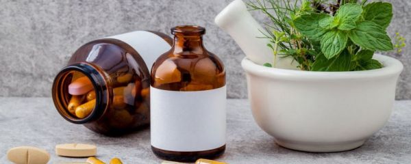 荷叶泡水有什么功效 荷叶泡茶喝好吗 荷叶茶的功效是什么