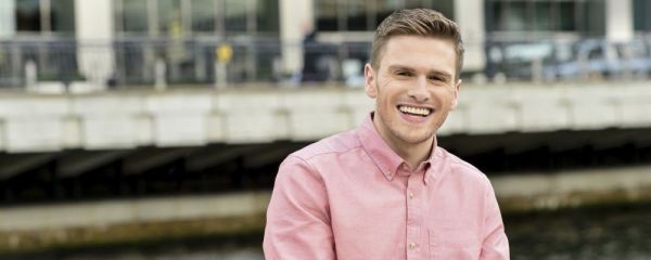 荷叶泡水有什么功效 荷叶泡茶喝好吗 荷叶茶的功效是什么